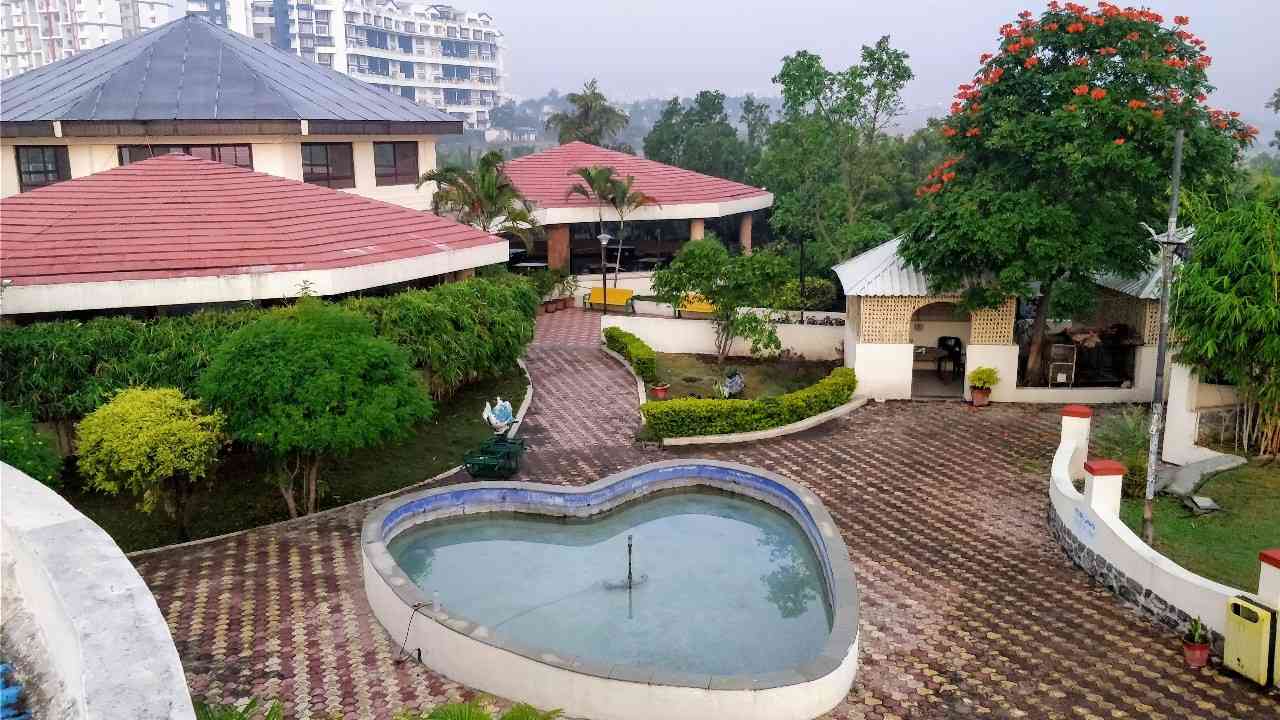 monsoon resort near Pune